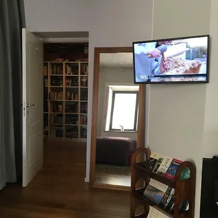 Le Rondini Della Pietrasanta Naples